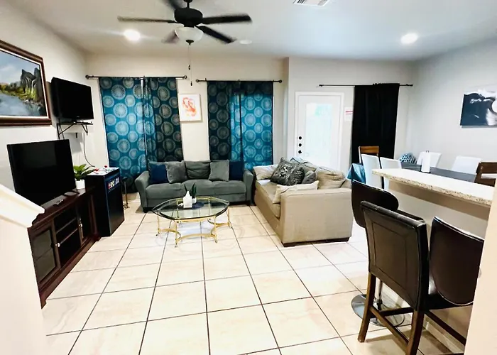 Castel Hills 3Br 3Ba Home W Private Hot Tub, 3K Arcade Games & Private Garage- 5Mins To The Airport